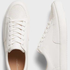 Banana republic white sneaks, size 10